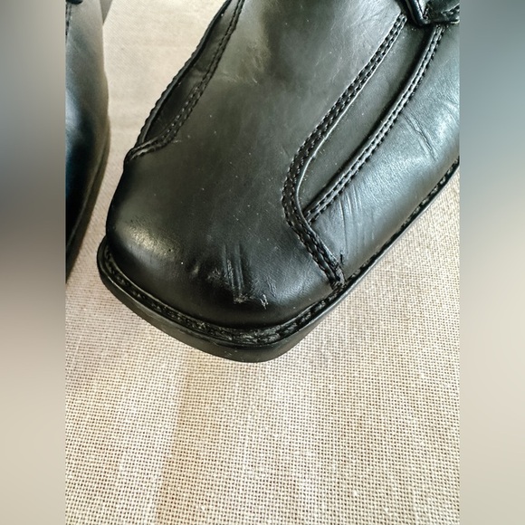 Boys Dress Shoes - Black with side buckle - Size 4 - Picture 3 of 9